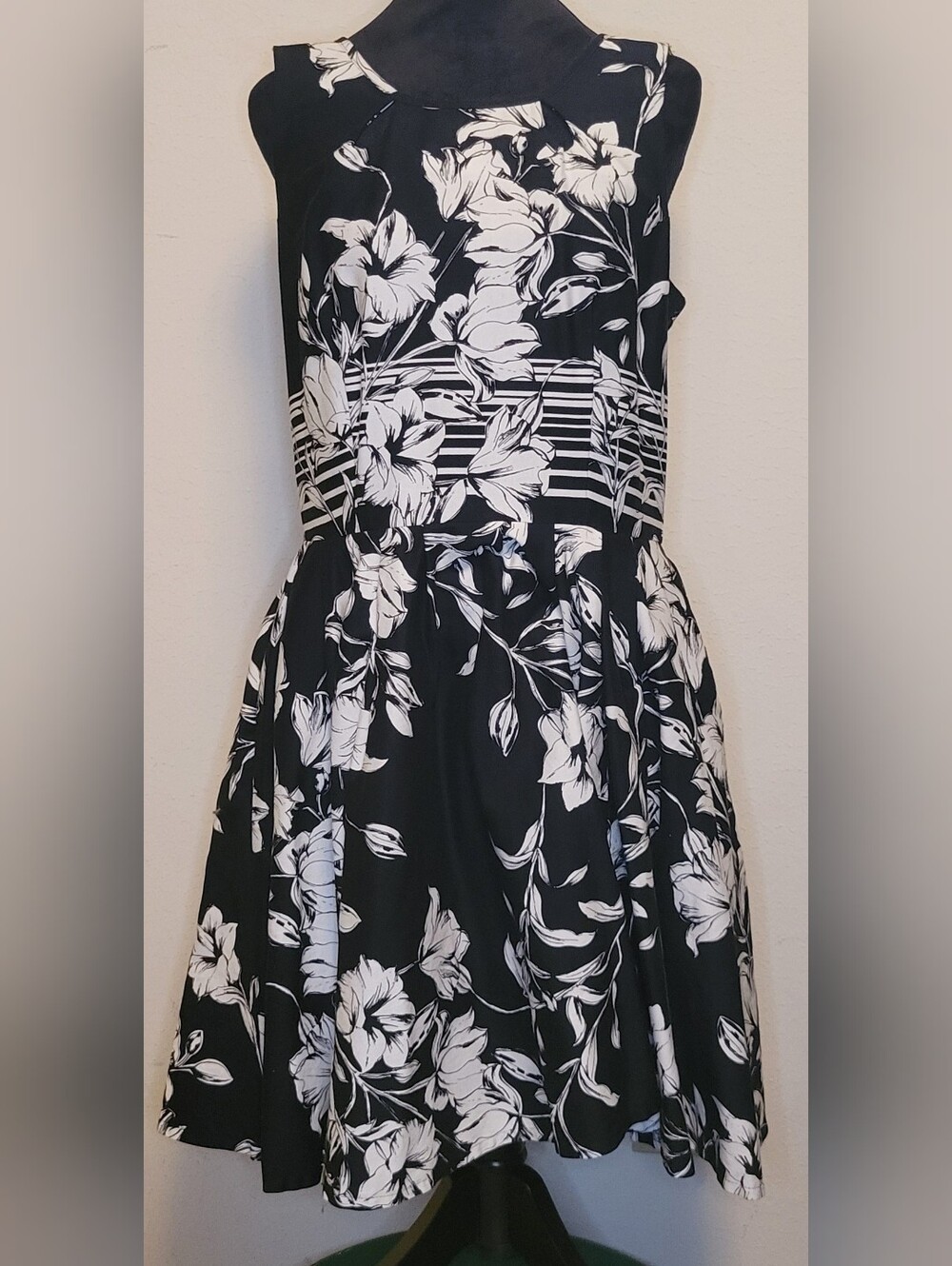 Gabby Skye Black & White Floral Fit-and-Flare Midi Dress